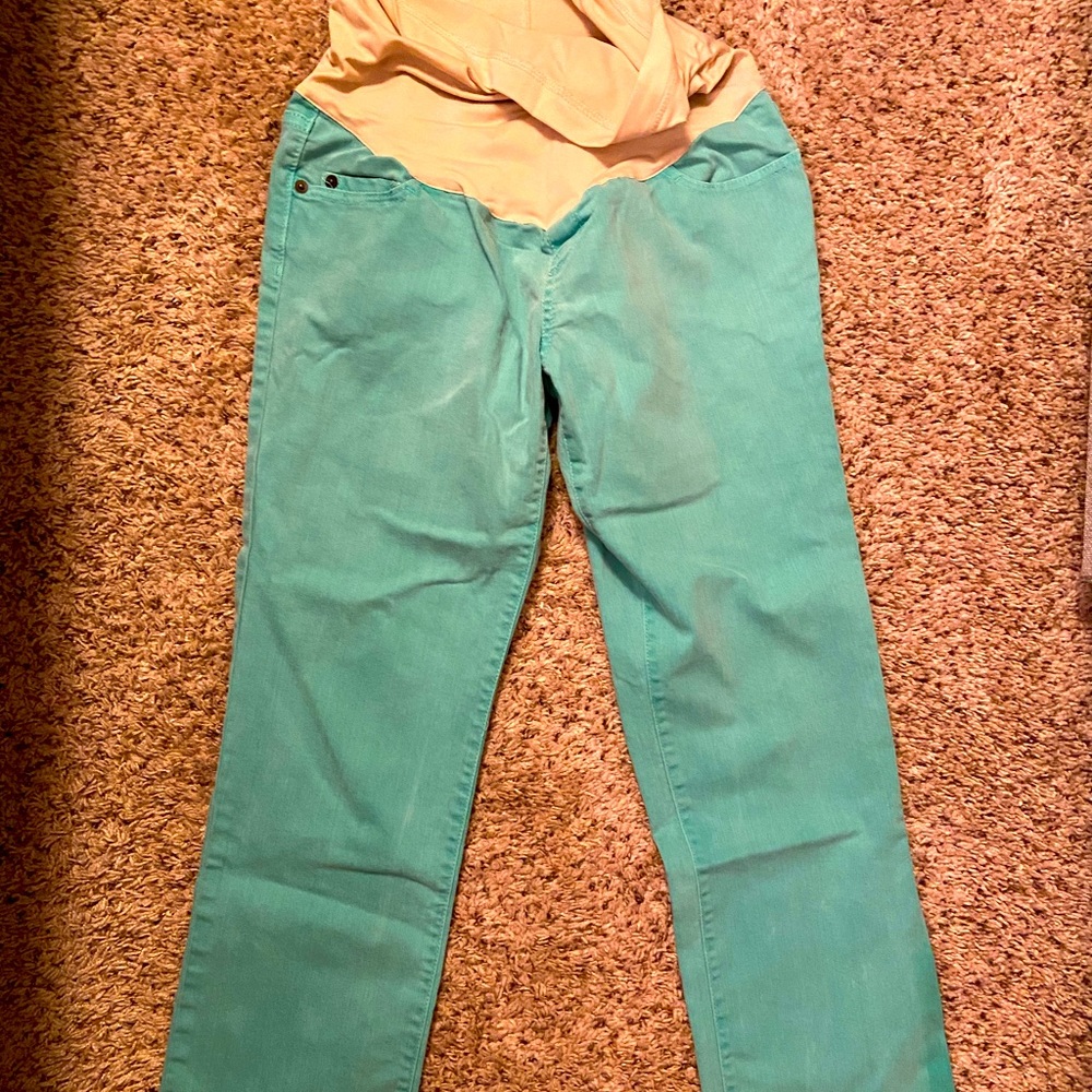 Over the belly maternity cropped pants